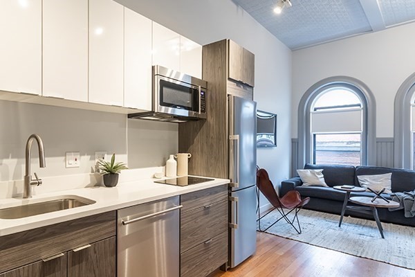 Studio, 1 bath, 392 sqft, $1,750, Unit 304