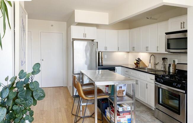 1 bed, 1 bath, 600 sqft, $3,750, Unit 7KTERRACE