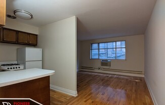 660 W Wrightwood Ave