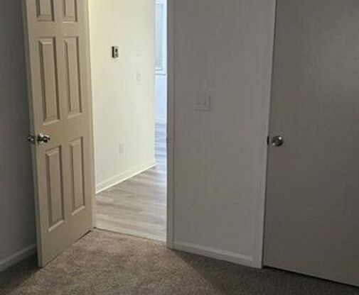 2 beds, 1 bath, $1,400, Unit #4