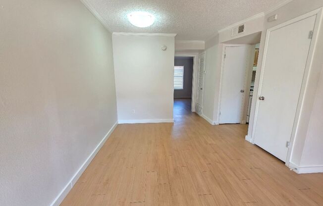 1 bed, 1 bath, 700 sqft, $1,054, Unit LAW11-225