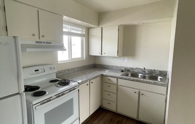 6508-1g - 721 Bennett Ave #1-12
