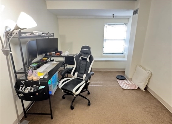 2 beds, 1 bath, 818 sqft, $3,600, Unit 55k