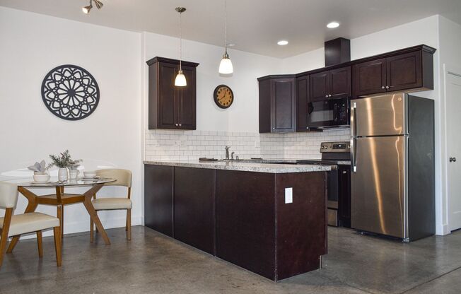 3 beds, 2 baths, $1,650, Unit Apt. 103