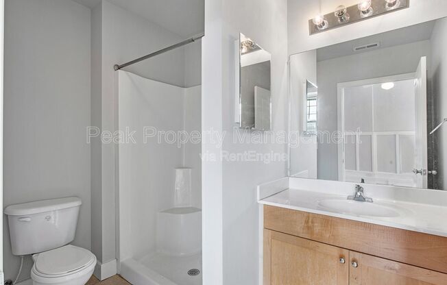 2 beds, 2 baths, 914 sqft, $1,650, Unit Apt 34