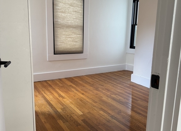 104 PEARL ST