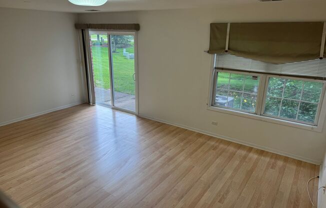Popular, Turnberry Manor 2BR, 2.5BA, 2-STORY, 1CGAR