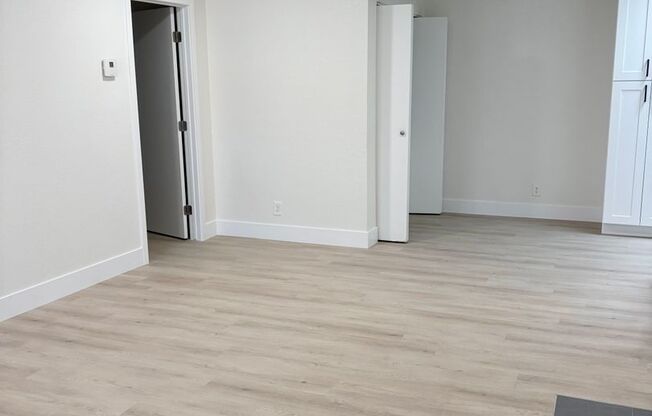 **BRAND NEW!! FULLY RENOVATED CONDO IN CHANDLER (CHANDLER BLVD & COOPER)**