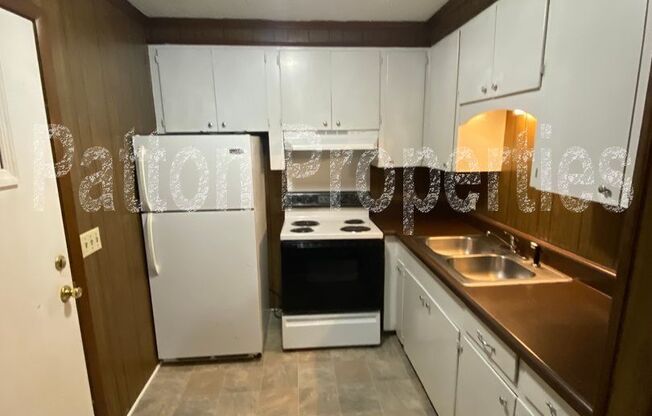 1 bed, 1 bath, 576 sqft, $795, Unit A