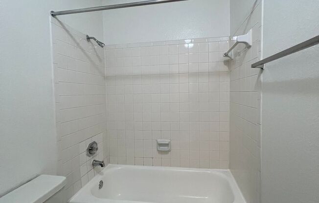 1 bed, 1 bath, 660 sqft, $1,000, Unit 1206