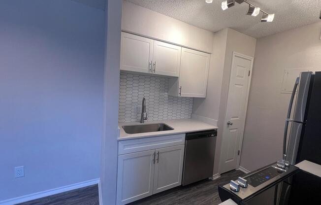 1 bed, 1 bath, 549 sqft, $975