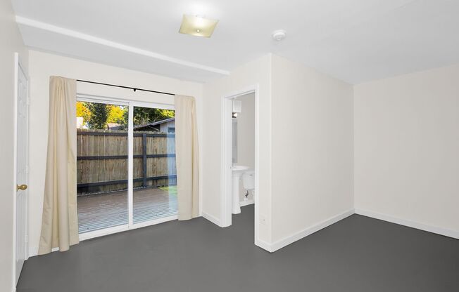 Spacious 3-Bedroom Townhouse with Private Yard & 2-Car Garage in Georgetown