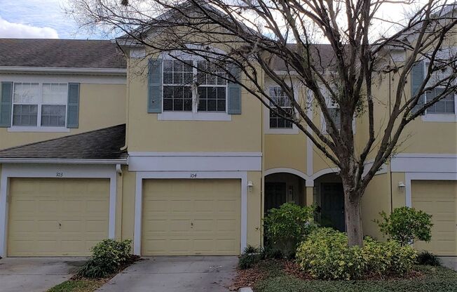 2-story Spacious Townhome - Gated Community - Open Floor Plan