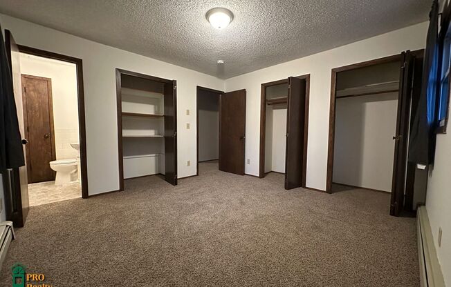 3 beds, 1.5 baths, $1,495, Unit 02