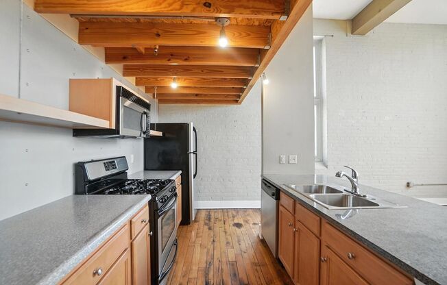 1 bed, 1 bath, 943 sqft, $1,424, Unit 3301-103