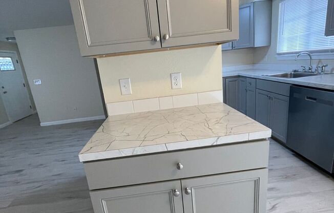 2 beds, 1 bath, 945 sqft, $1,500, Unit 088