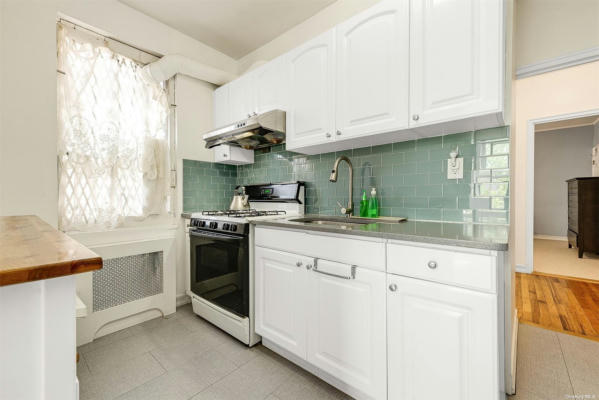 2 beds, 1 bath, $2,850, Unit E8