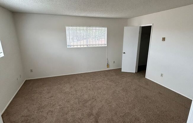 2 beds, 1 bath, 750 sqft, $2,400, Unit 869 Cypress Avenue