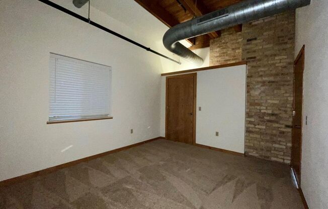 3 beds, 2 baths, 1,512 sqft, $2,800, Unit 406