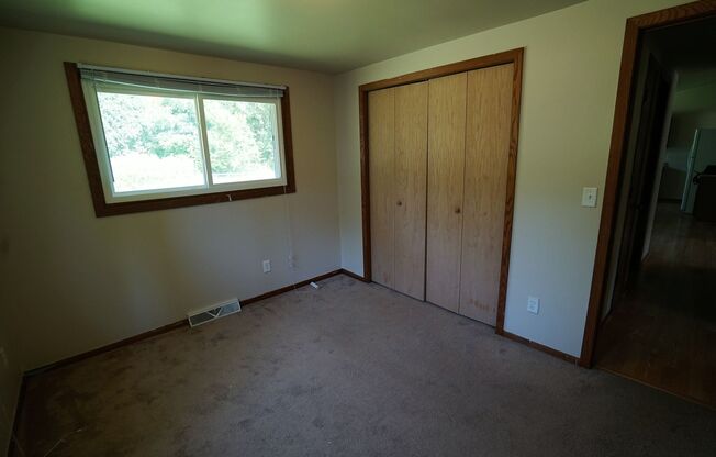 2 beds, 1 bath, $1,595