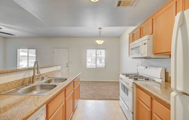 3 beds, 2 baths, $1,650, Unit # 136