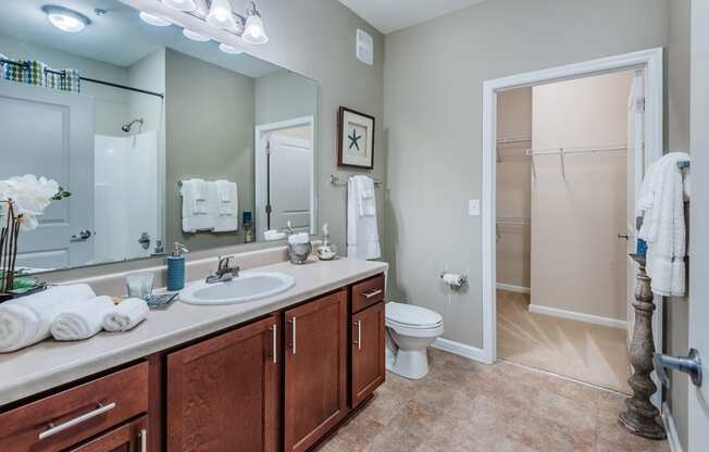 Windward Long Point Apartments - Well-appointed bathrooms
