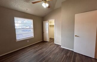 2 beds, 1 bath, 791 sqft, $825, Unit A