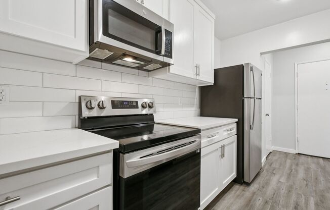 3 beds, 2 baths, 1,350 sqft, $2,895, Unit 303