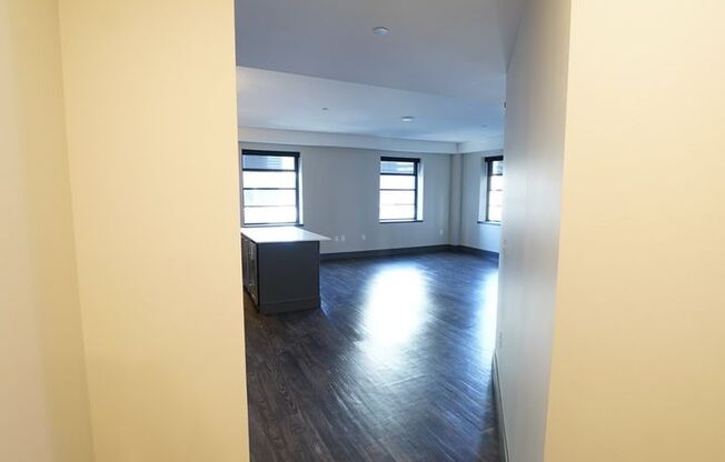 1 bed, 1 bath, 959 sqft, $2,170, Unit 510