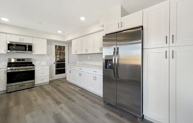 8039 LEMON AVE