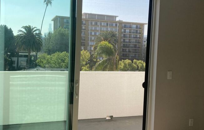 Studio, 1 bath, 574 sqft, $1,895, Unit Unit 202