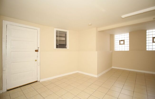 2 beds, 1 bath, 596 sqft, $1,795, Unit 2900-G