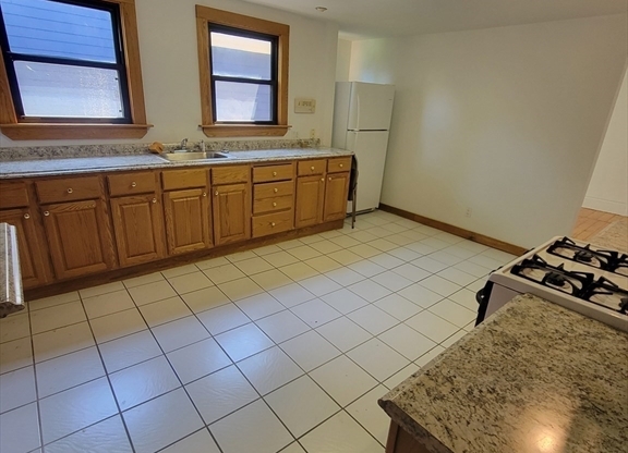 2 beds, 1 bath, 1,200 sqft, $3,450, Unit 2