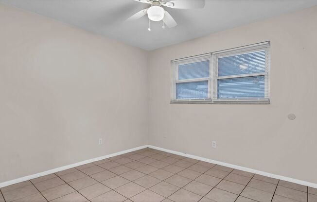 2 beds, 1 bath, $1,600