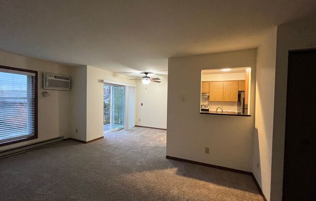 2 beds, 1 bath, 950 sqft, $1,625, Unit 7710RC