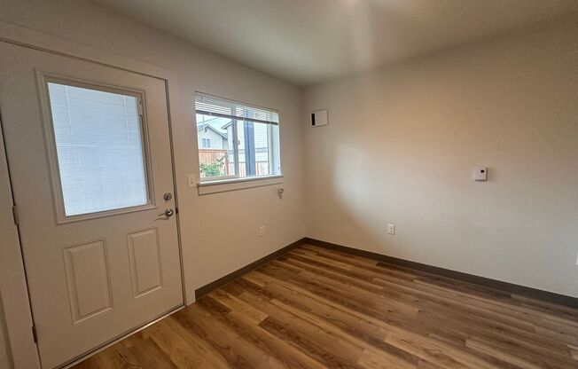 1 bed, 1 bath, 600 sqft, $1,295, Unit Unit B-18