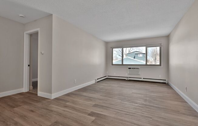 2 beds, 1 bath, $1,685, Unit 111