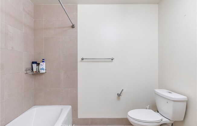 1 bed, 1 bath, 1,030 sqft, $2,900, Unit 810
