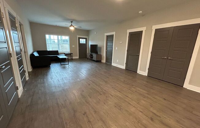 4 beds, 4 baths, 1,600 sqft, $990, Unit 407 Minter Way-100 - C