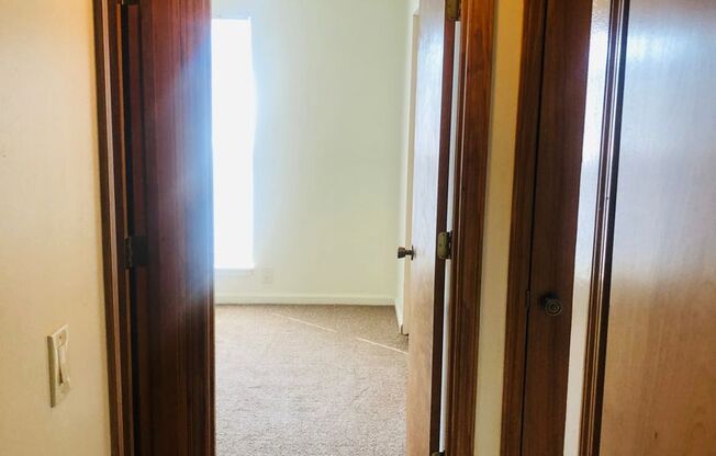 2 beds, 1 bath, $725