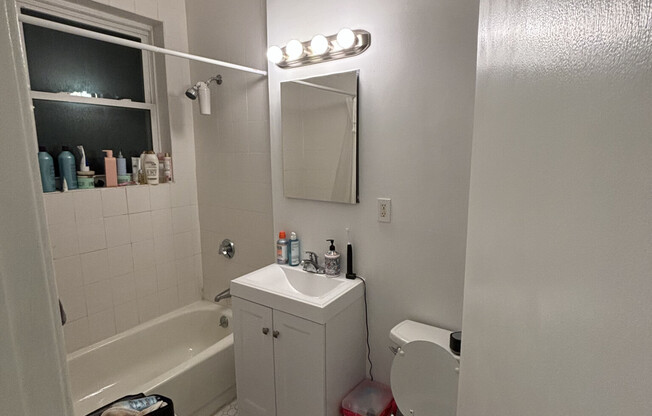 2 beds, 1 bath, $3,550, Unit 105