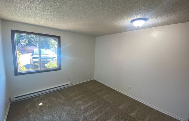 2 beds, 1 bath, 820 sqft, $1,195, Unit 2