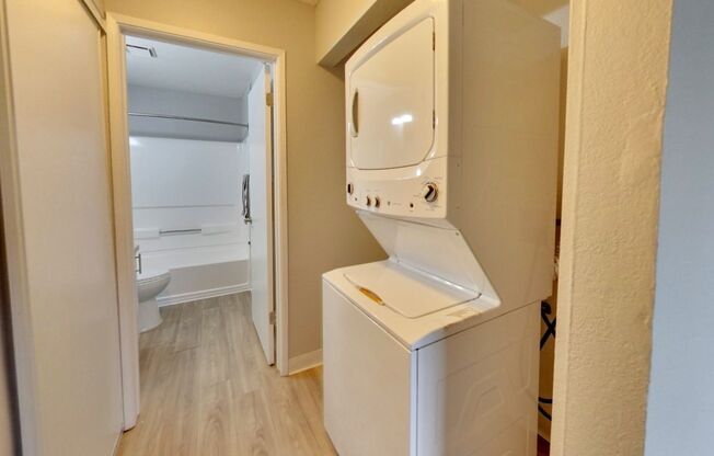 2 beds, 2 baths, 885 sqft, $2,931, Unit 22-254