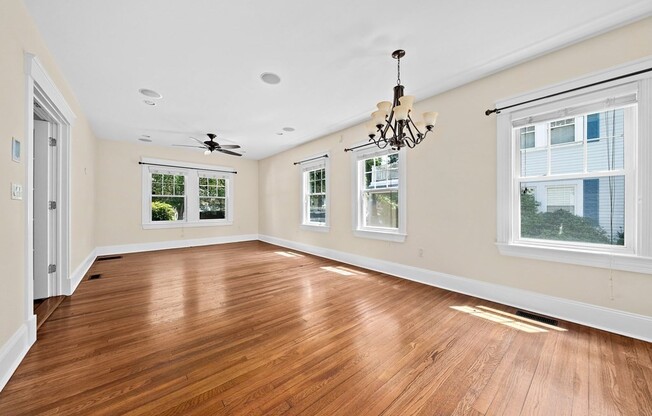 15 AVALON RD