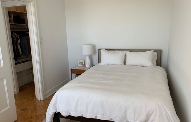 1 bed, 1 bath, $2,100, Unit 1403A