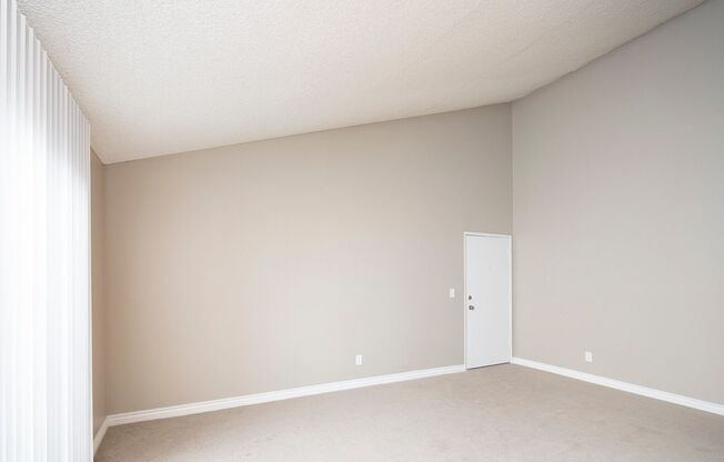 2 beds, 1.5 baths, 885 sqft, $2,295, Unit 030