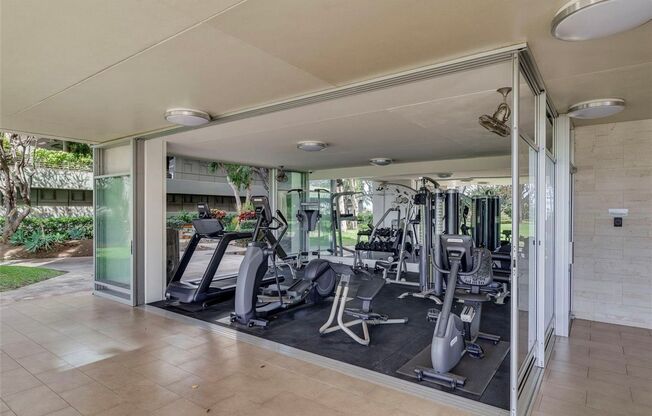 2 beds, 2 baths, $3,800, Unit 1350 Ala Moana