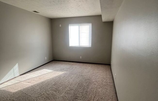 1 bed, 1 bath, 720 sqft, $940, Unit 26