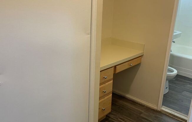 Studio, 1 bath, 400 sqft, $1,200, Unit 705