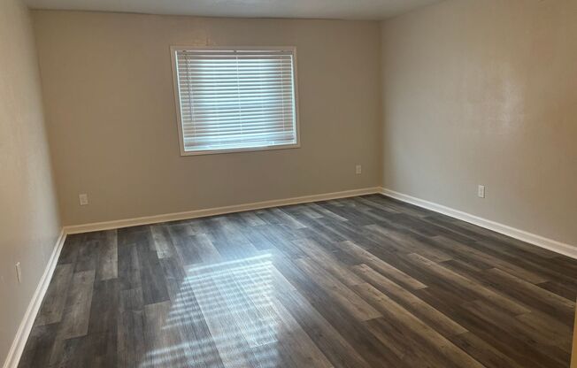 2 beds, 1 bath, 800 sqft, $810, Unit 34